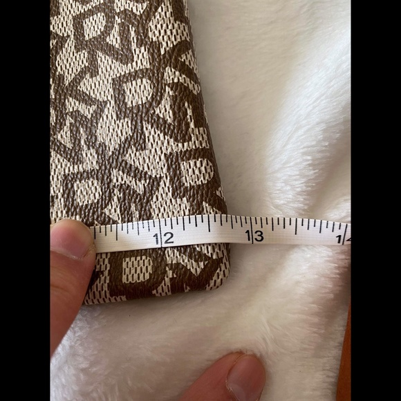 ✨🆕✨Brand New DKNY 3pcs Pouch Set - Picture 4 of 8